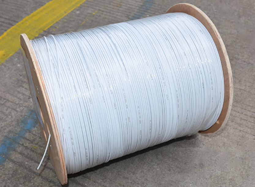 GJXH 2 Core Fiber Optic Drop Cable Butterfly สำหรับการสื่อสารโทรคมนาคมภายในอาคาร