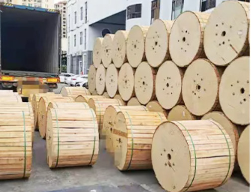 โฆษณา สายเคเบิลไฟเบอร์ออปติกโหมดเดี่ยวกลางแจ้ง G652D / G657A1 / G657A2 PVC LSZH LSOH PE HDPE