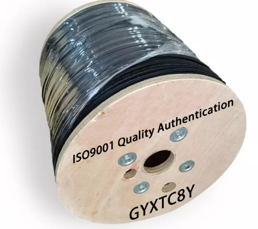 GYXTC8Y สายเคเบิลไฟเบอร์ออปติก Fig8 กลางแจ้ง 2 4 6 8 12 สมาชิกความแข็งแรงของลวดเหล็กกลางอากาศ