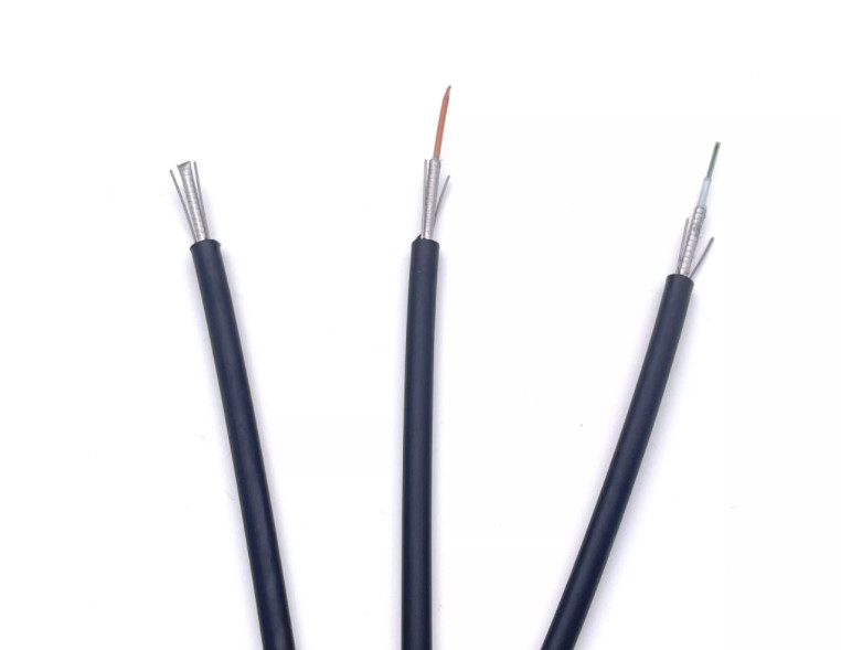 12 สายเคเบิลใยแก้วนำแสงทางอากาศ GYXTW G652D / SM 1500N สำหรับการสื่อสารโทรคมนาคม