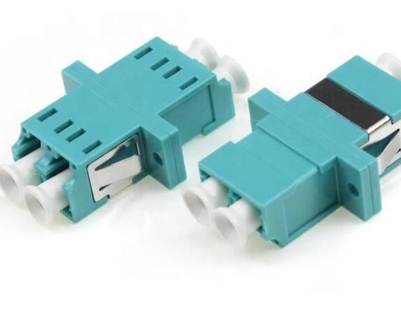 Lc เป็น Lc Fiber Adapter OM3 Symmetry Type Plastic UPC APC LC Duplex Adapter