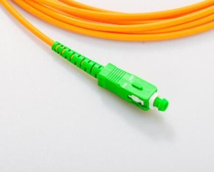 SM G652D สายไฟเบอร์ออปติกแพทช์ SC APC ถึง SC UPC 2.0mm 3.0mm