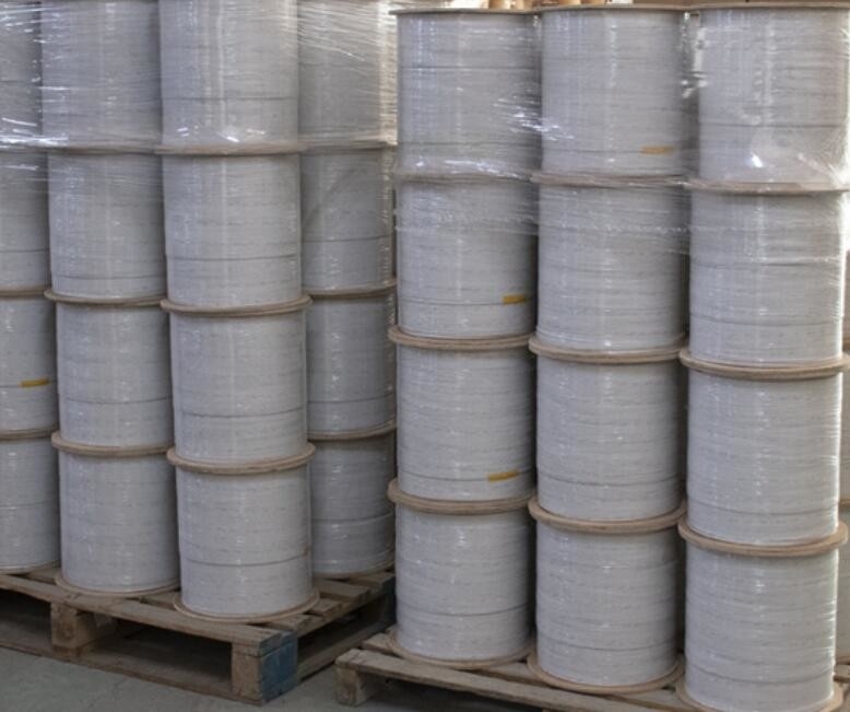 สายเคเบิลใยแก้วนำแสง 0.5 มม. ผีเสื้อ GJXH-2b 2 Core FTTH Sheath