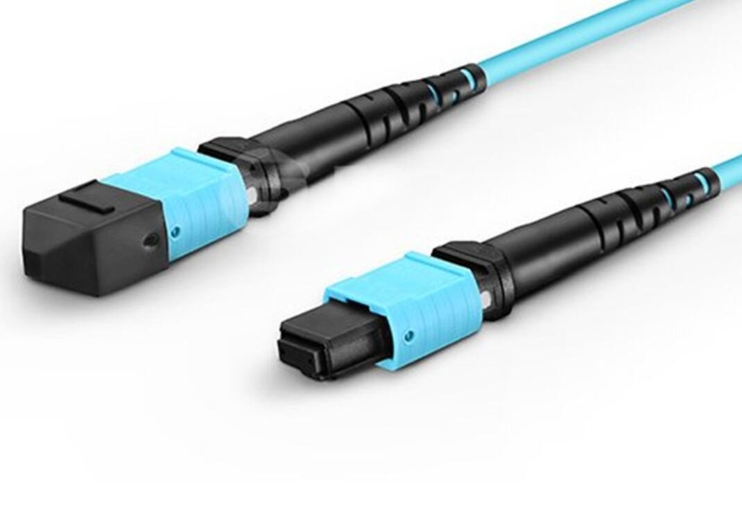สายเคเบิลใยแก้วนำแสง 10g วัสดุ LSZH MPO 8 แกนหลักมัลติโหมด OM3 ไฟเบอร์ลำต้น