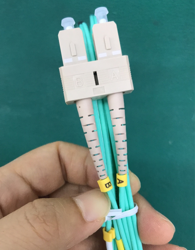 SC LC สายไฟเบอร์ออปติก Patch Cord OM3 300 Duplex LSZH Jacket Aqua Color