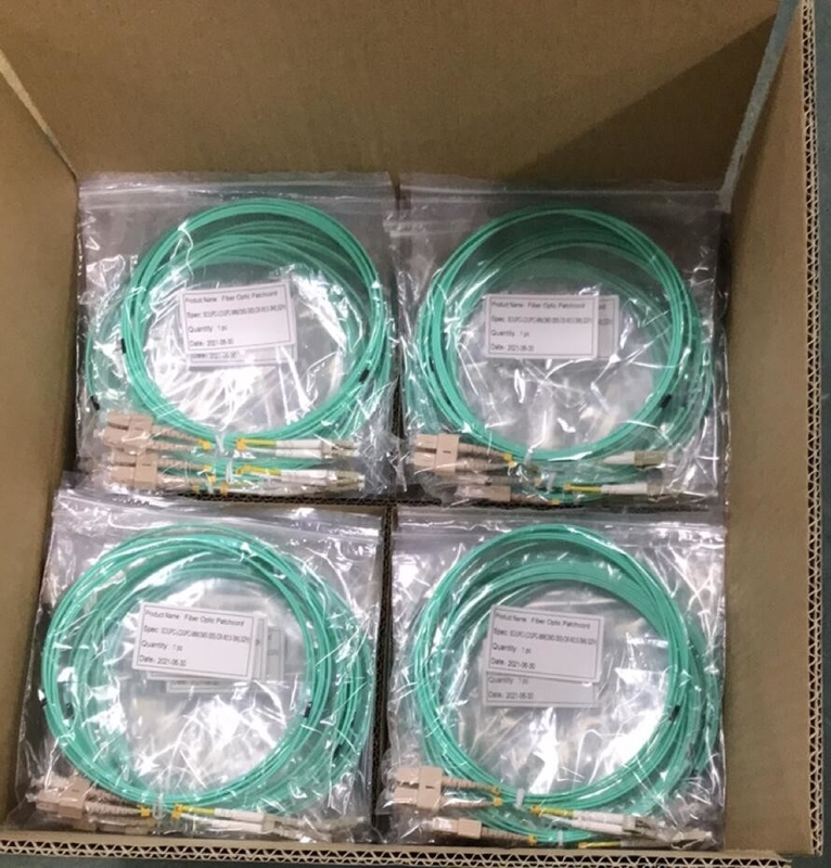 SC LC สายไฟเบอร์ออปติก Patch Cord OM3 300 Duplex LSZH Jacket Aqua Color