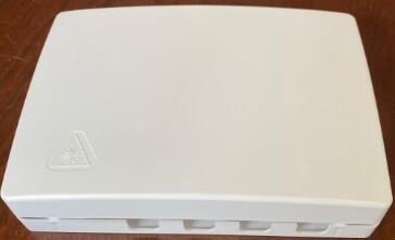 4 แกน FTTH กล่องต่อสายไฟเบอร์ออปติกวัสดุพลาสติก ABS ติดผนัง