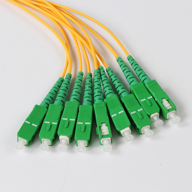 ตัวแยกไฟเบอร์ออปติก 2.0 มม. 1 X 8 ตัวแยก PLC SC APC กล่องสาขา 1.5 เมตร