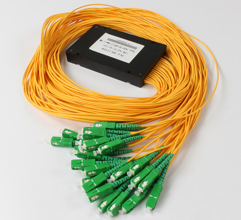 SC APC 1x32 ไฟเบอร์ออปติก Splitter สำหรับ 2.0MM Pigtails 1260nm - 1650nm Work Length